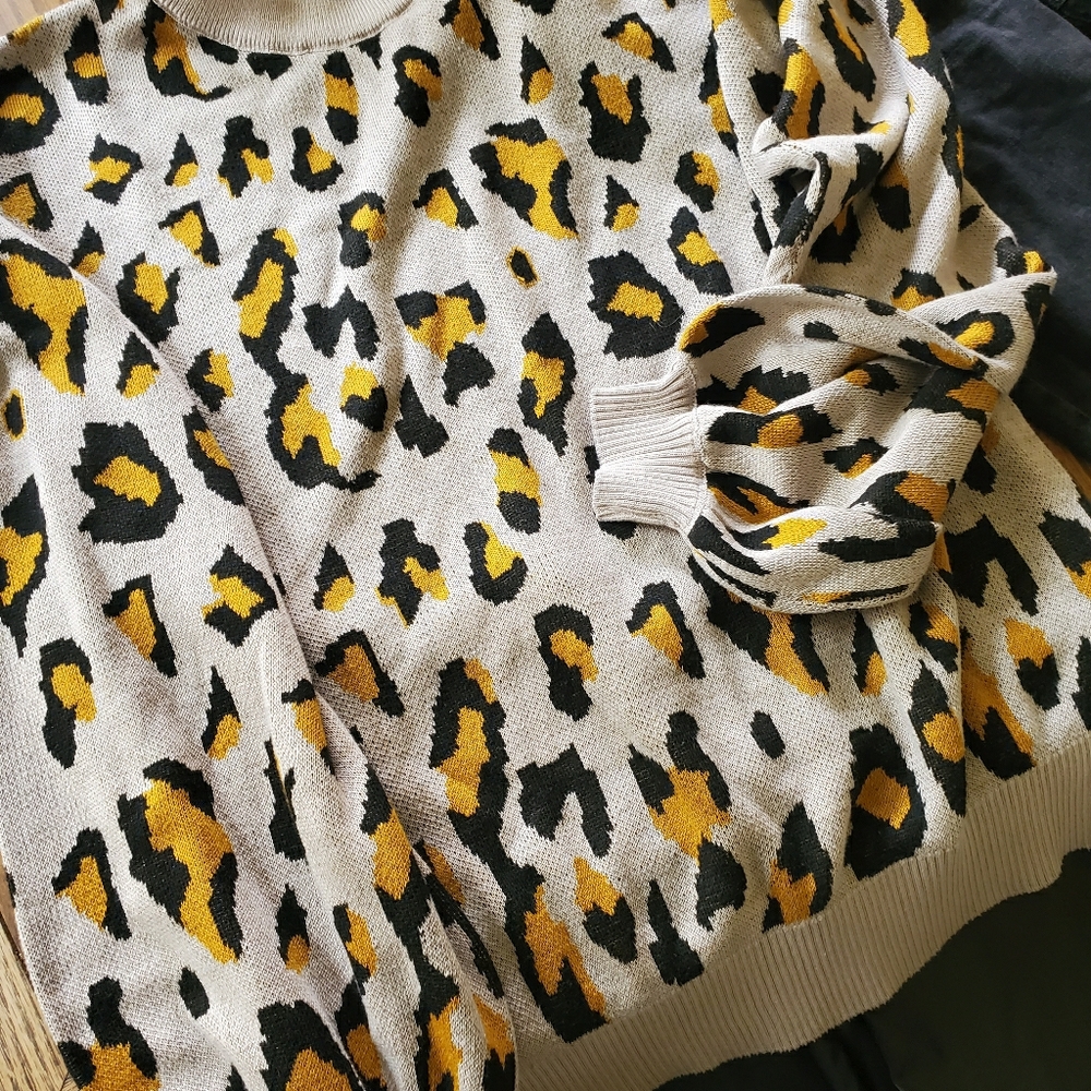 Leapard print sweater
